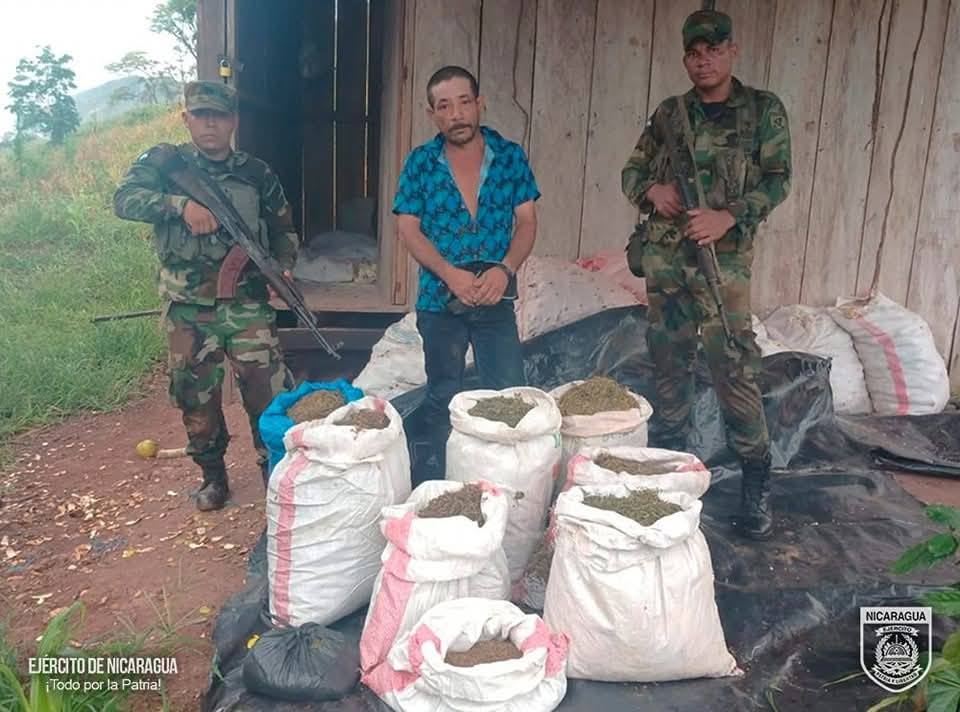 Denis Ariel Rayo Centeno retenido por el Ejército.