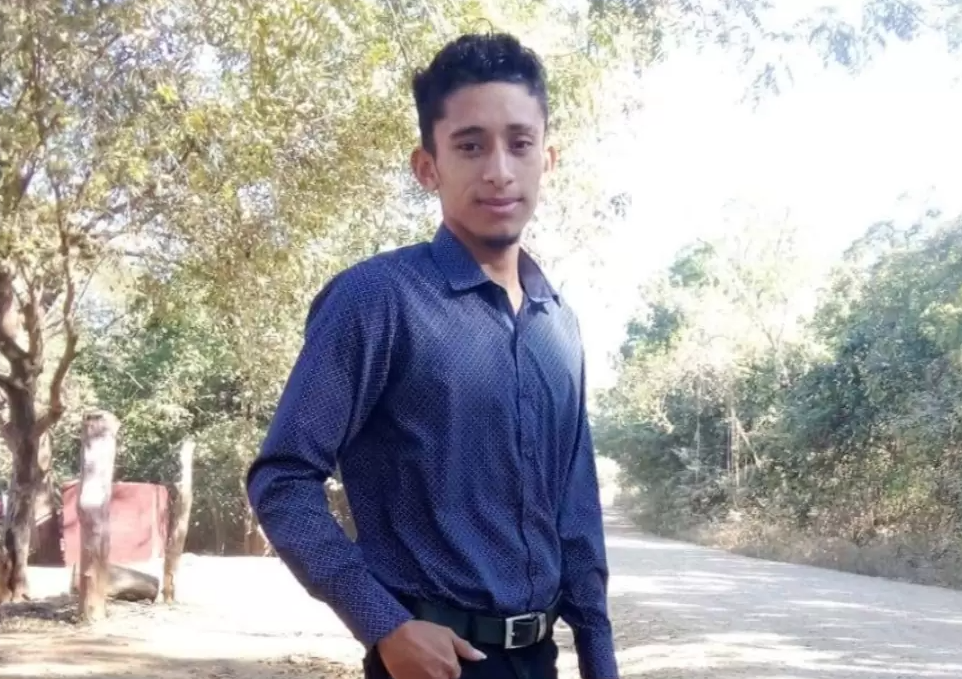 Junior Javier Flores Martínez, de 24 años de edad.