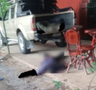 Los dos curpos tras el violento crimen.